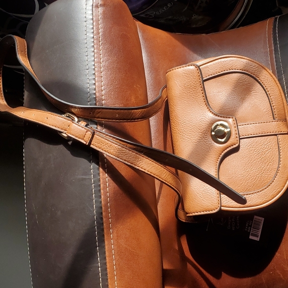 NWT K.carroll genuine leather crossbody bag - Picture 3 of 4